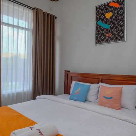 Sans Hotel Kumbang Yogyakarta By Reddoorz 외부 사진