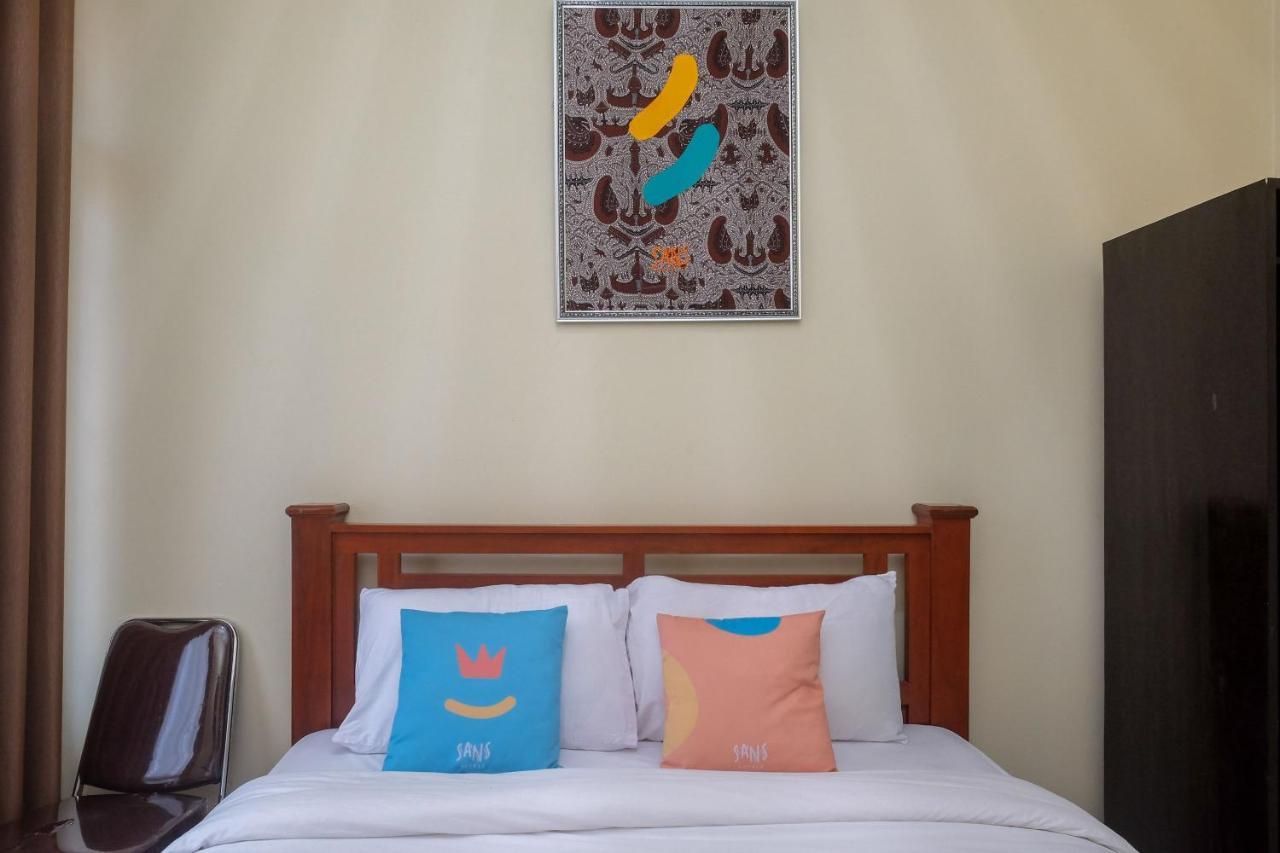 Sans Hotel Kumbang Yogyakarta By Reddoorz 외부 사진